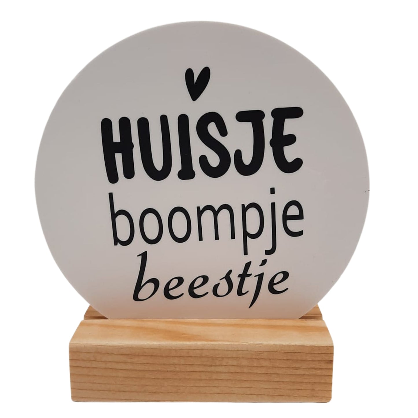 Wenscirkel in een hout blokje met de tekst 'Huisje boompje beestje'.